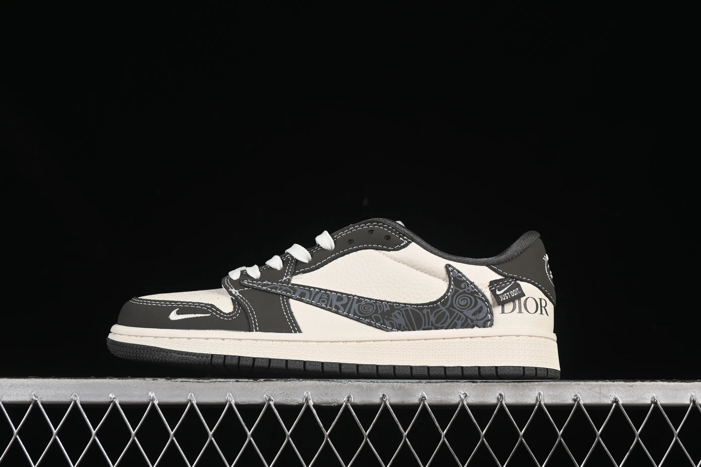 All categories Air Jordan Jordan series basketball shoes Air Jordan 1 Low High-end customized low-top sneakers Travis Scott x Fragment Design x Air Jordan 1 Low OG SP AJ1 Dior joint beige letter hook low-top cultural casual sneakers XS2024-039